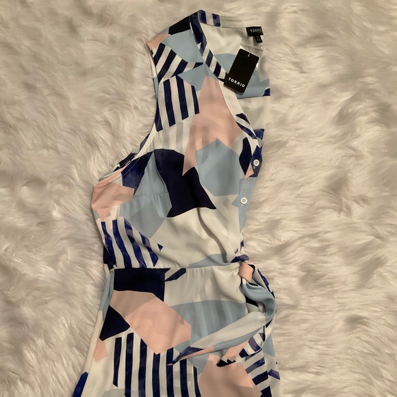 Torrid color block tie front top size 2X - Picture 2 of 7